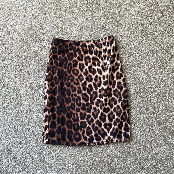 Cheetah Print Skirt - Picture 4 of 4